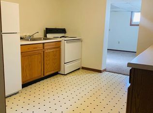 1413 University Ave APT 1, Grand Forks, ND 58203