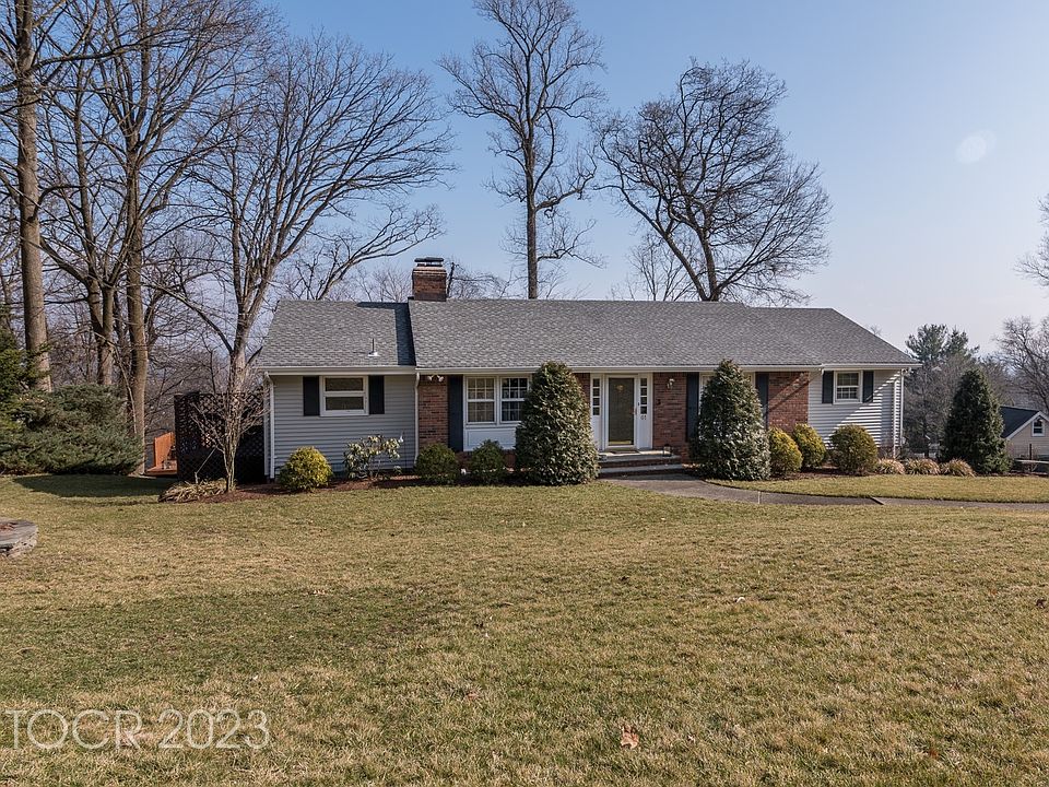 1st image of 61 Hillcrest Ave