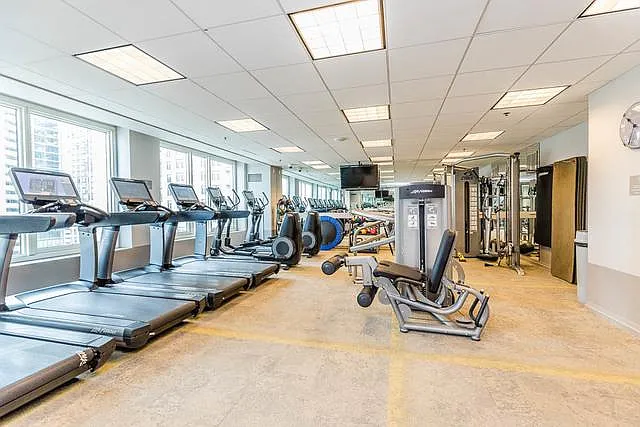 33 W Ontario St #17 — Photo 5