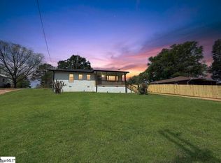 648 Overhill Dr, Spartanburg, SC 29303