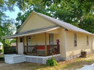 201 N Pleasant St, Geneva, AL 36340