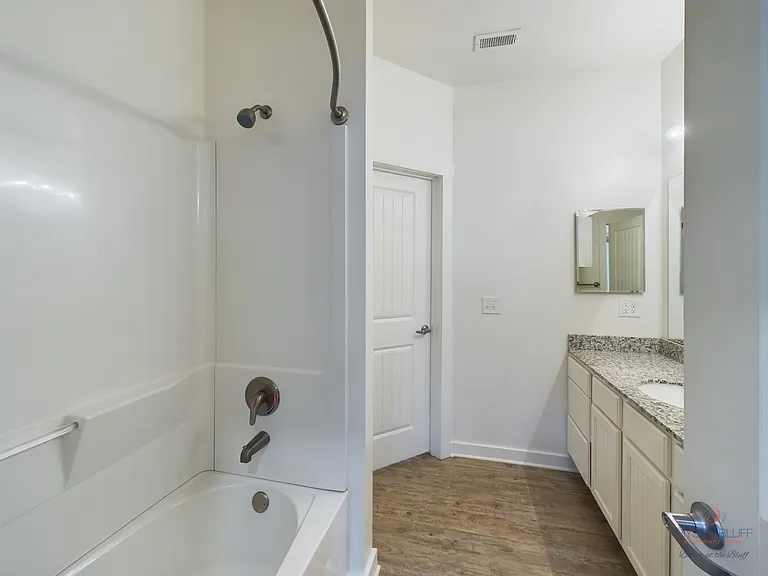 Mystic Bluff Apartments — Photo 86