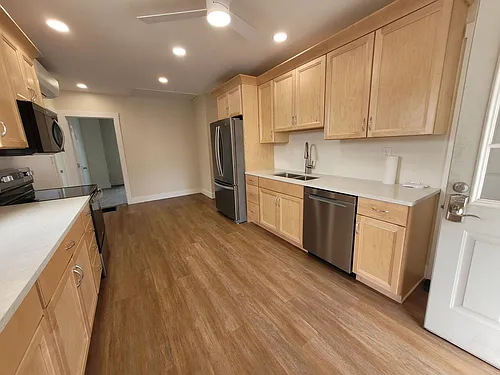 21 E Maple St Photo 1