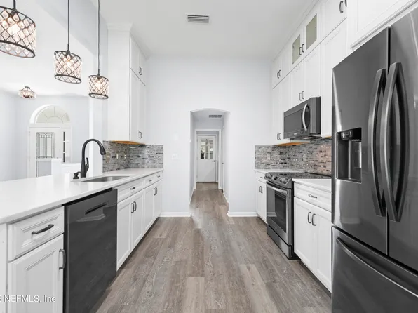 2154 SOFTWIND Trail W, Jacksonville, FL 32224