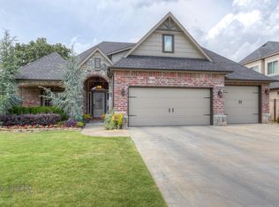 519 W 38th Pl, Sand Springs, OK 74063