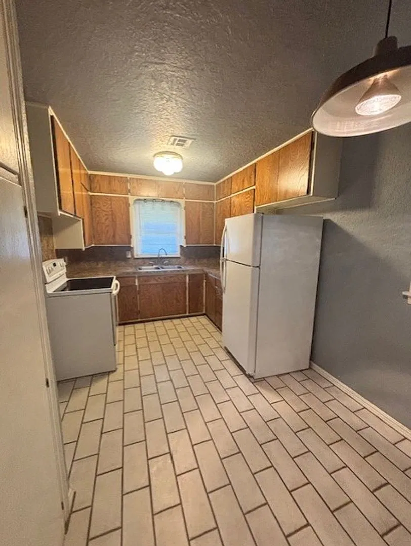3 bed, 1 bathroom home near the University of Oklahoma campus — Photo 3