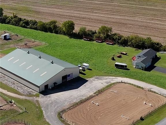 2nd image of 1262 Fitzpatrick Rd