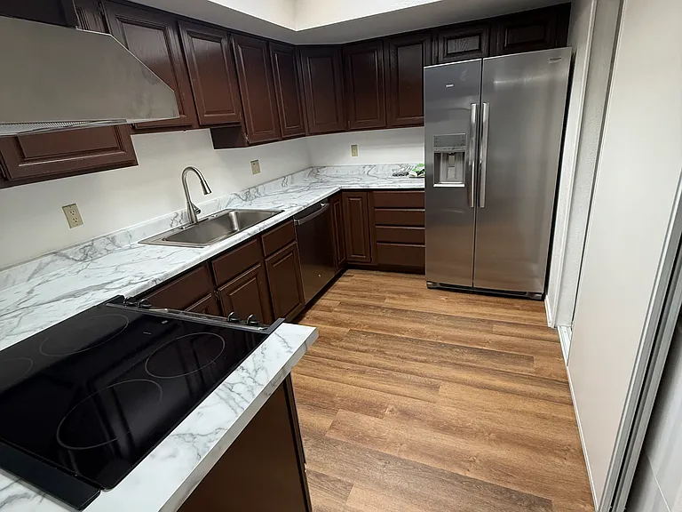 1949 N Swan Rd #19 — Photo 5