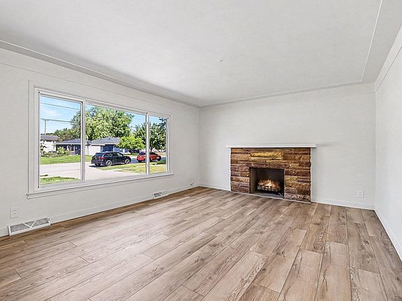 4th image of 4428 Curwood Ave SE