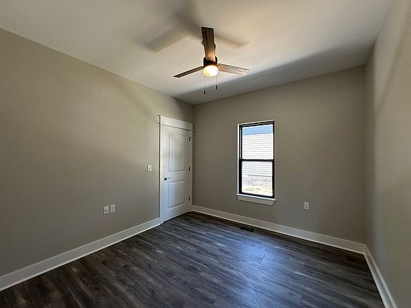 4th image of 460 23rd St Unit A