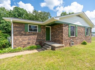 117 S Oak Dr, Collinwood, TN 38450