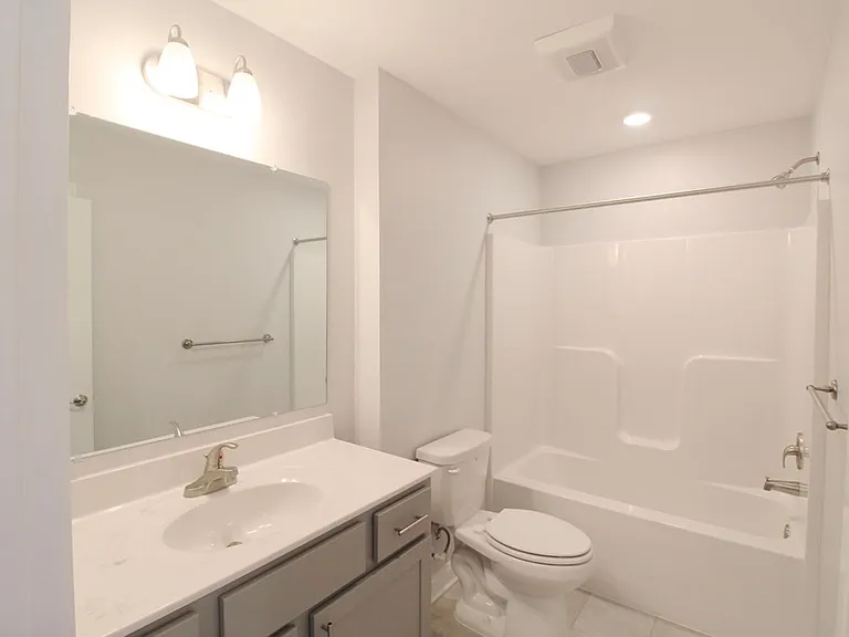 1073 Bluemoon Dr — Photo 16