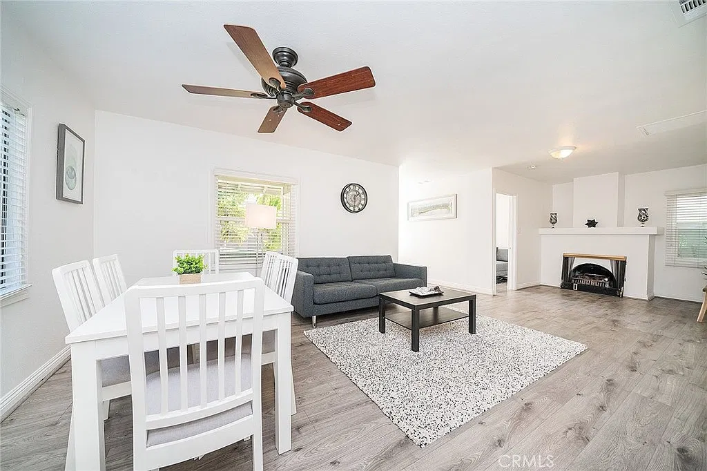 3 bed, 1276 sqft, $3,350 — Photo 1