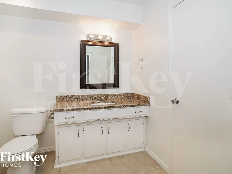1841 College Pkwy — Photo 10