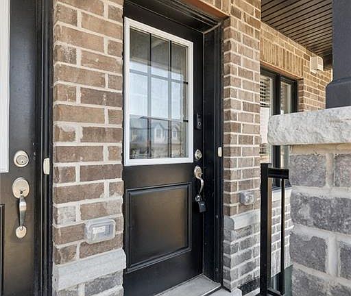 4th image of 150 Rochefort St #F