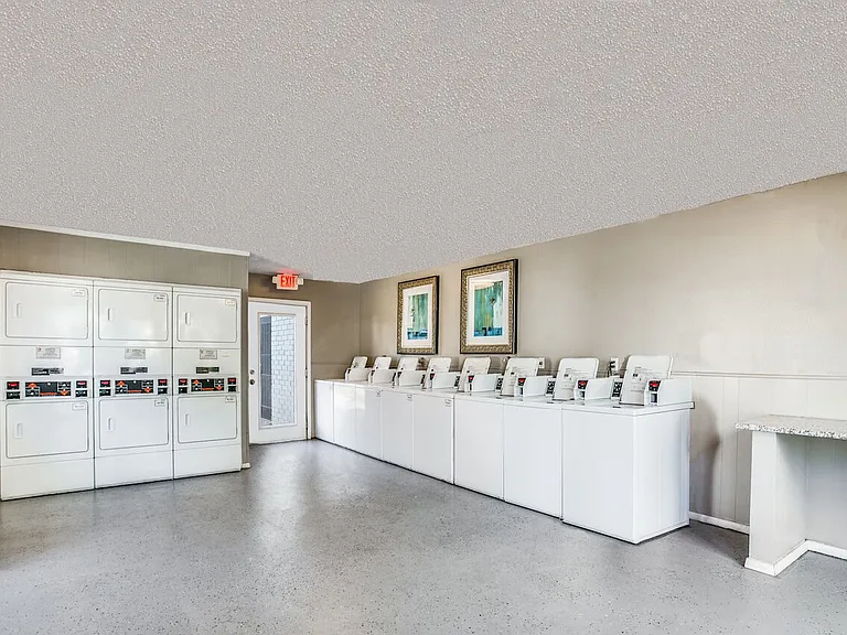Sagamore Apartments — Photo 27