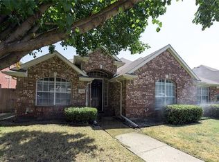 2114 Sunridge Dr, Garland, TX 75042