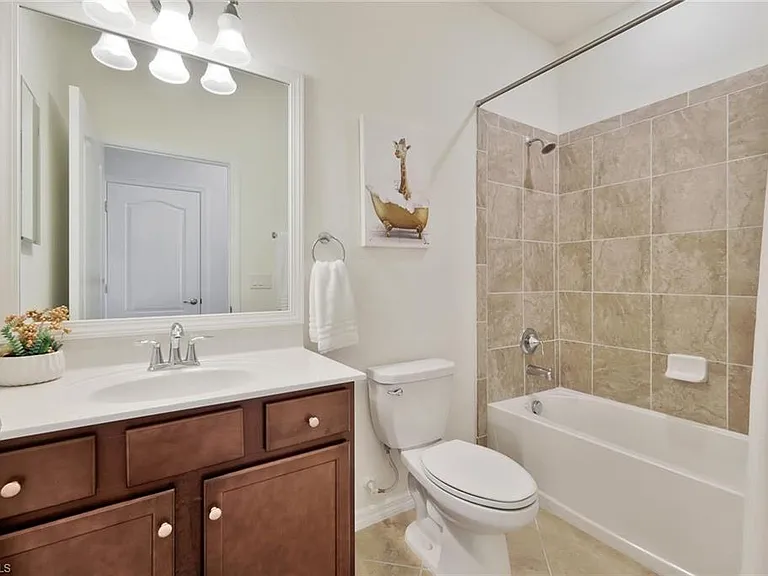 9207 Shadow Oak Ln — Photo 16
