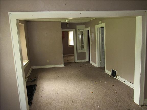 4th image of 6944 College Ave