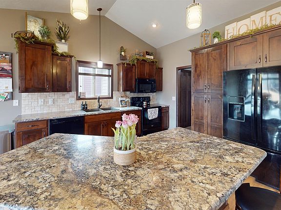 4th image of 6226 S Badlands Ct