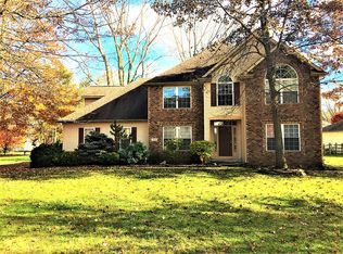 723 Weatherstone Rd, Holland, OH 43528