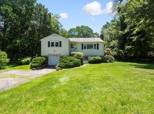 14 Dandy Dr, Cos Cob, CT 06807