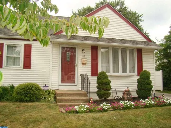 142 Trimble Blvd photo 1