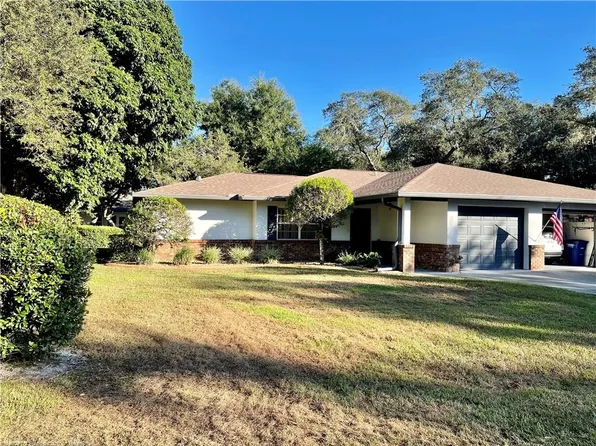 2402 Davis Cir, Sebring, FL 33870