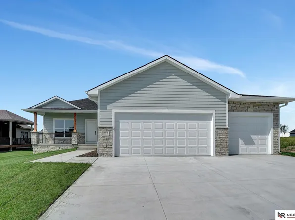1017 Asher Ave, Hickman, NE 68372