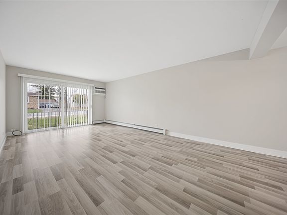 3rd image of 11245 S Harlem Ave APT A1