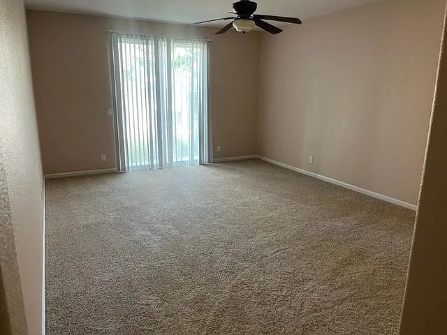 3 bed, 2075 sqft, $2,500 — Photo 4