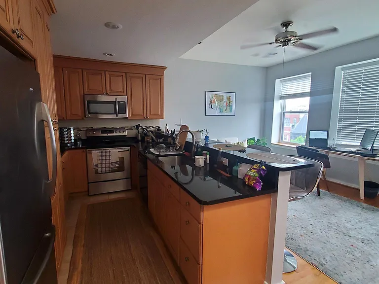 2300 18th St NW — Photo 4