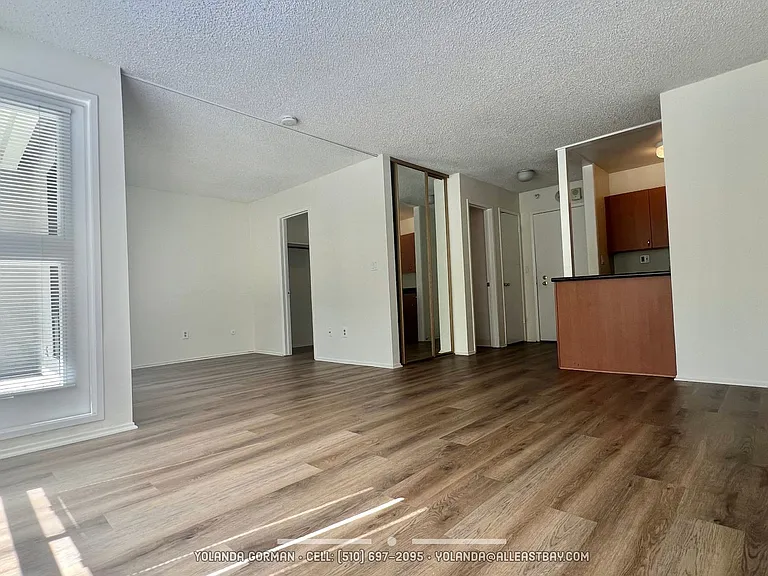 5 Admiral Dr #F208 — Photo 2