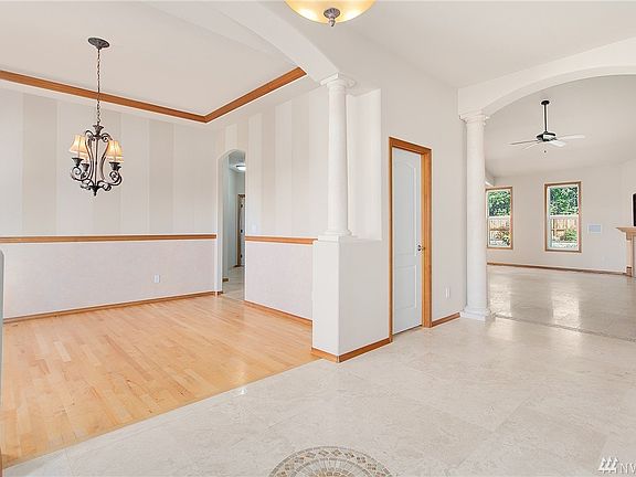 5th image of 4202 10th Ave NW