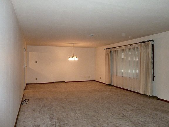 2nd image of 250 Regent Dr