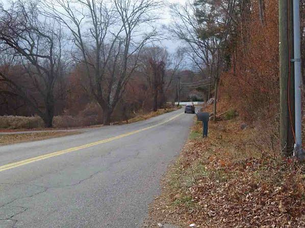 2nd image of 10 Cards Mill Rd