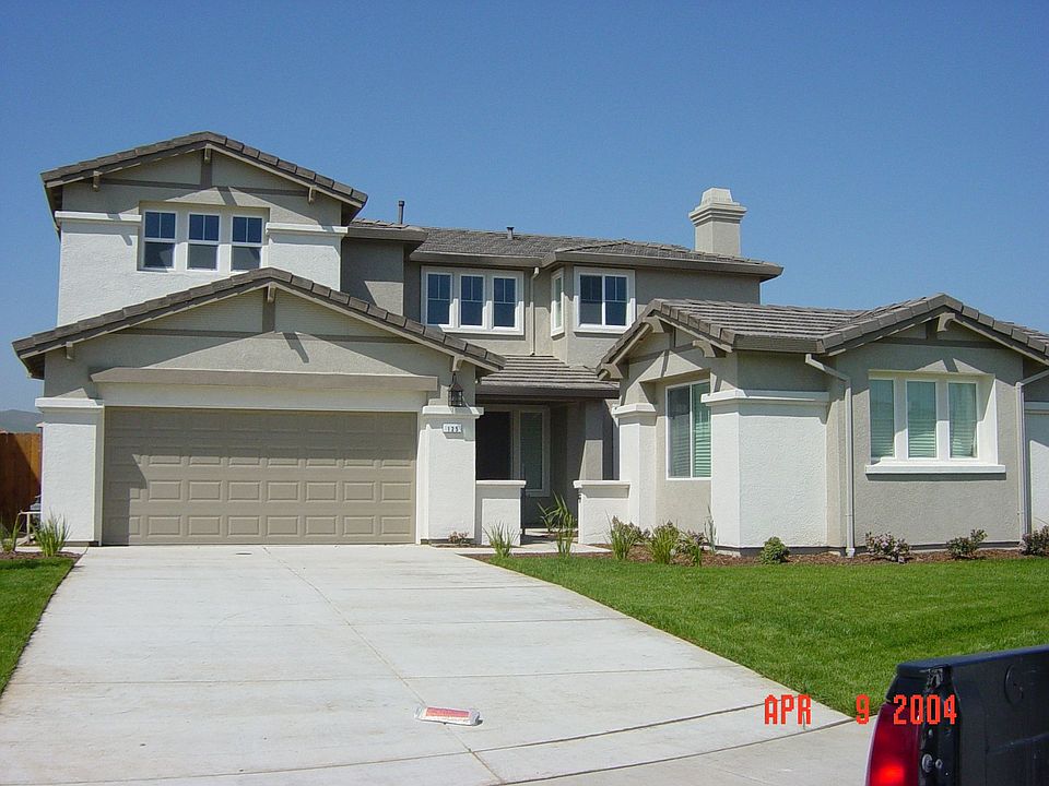 Driveway big enough for 4-cars