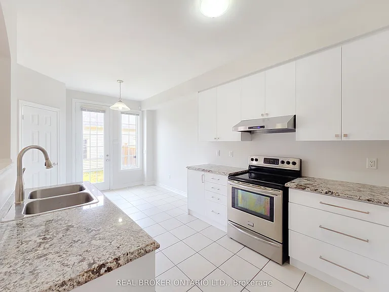 25 Vinod Rd — Photo 4