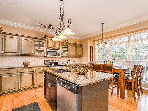 5th image of 1304 NE Country Lane Cir