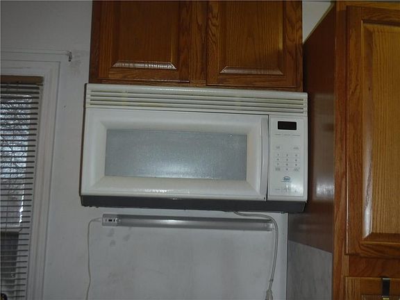 4th image of 7715 Nesbitt Dr