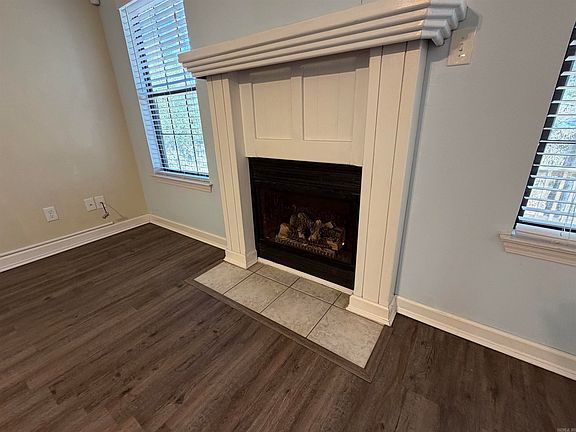 3rd image of 1054 Highland Blvd
