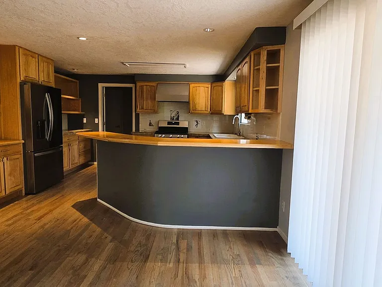6818 W Desert Ave — Photo 4