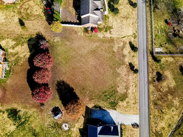 Front Runner Ln, Seymour, TN 37865