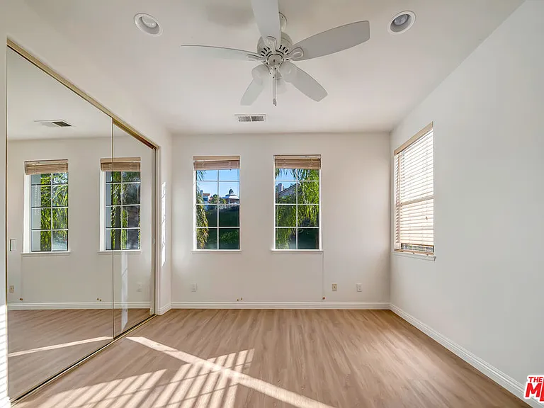 24819 Calle Cedro — Photo 16