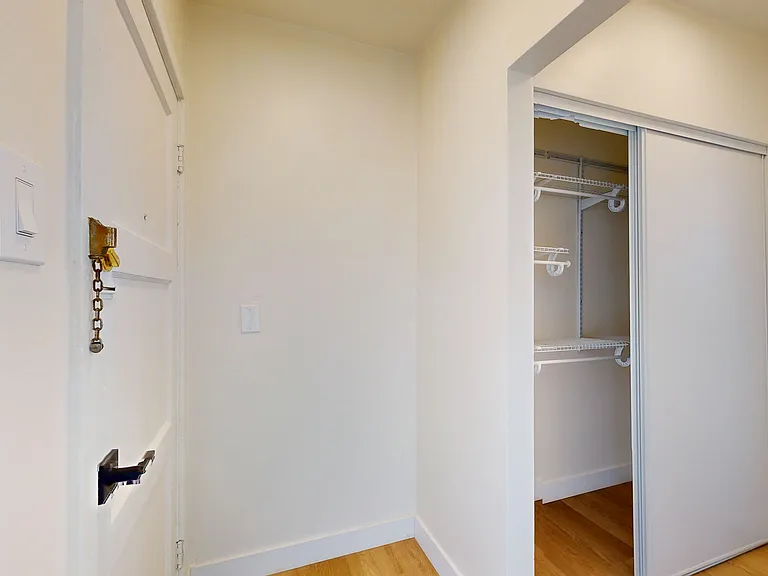 1536 Great Hwy #35 — Photo 11