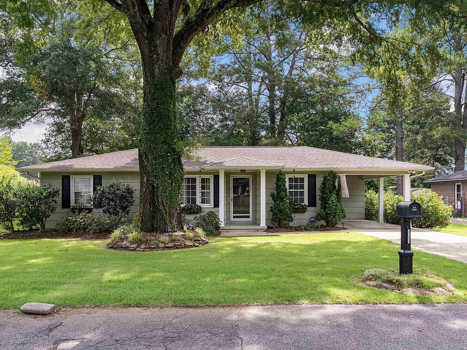 1st image of 137 Dogwood Ln