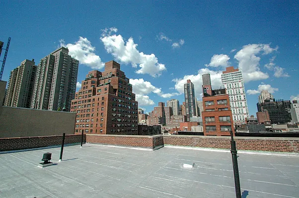 Rented by BLU Real Estate | media 17