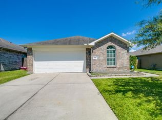 116 Mustang Stampede Dr, La Marque, TX 77568