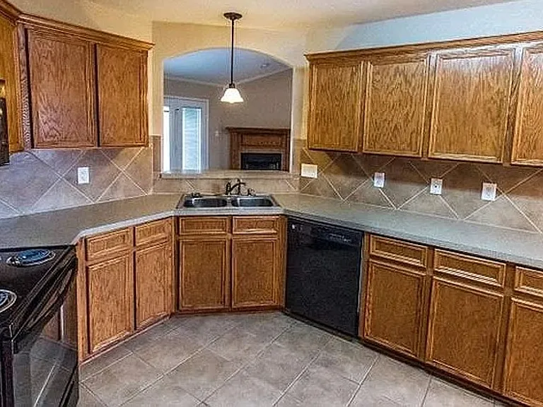 3705 Salt Fork Dr — Photo 4