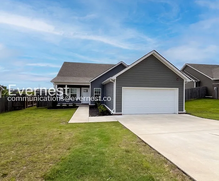 1309 Ventura Ln — Photo 2